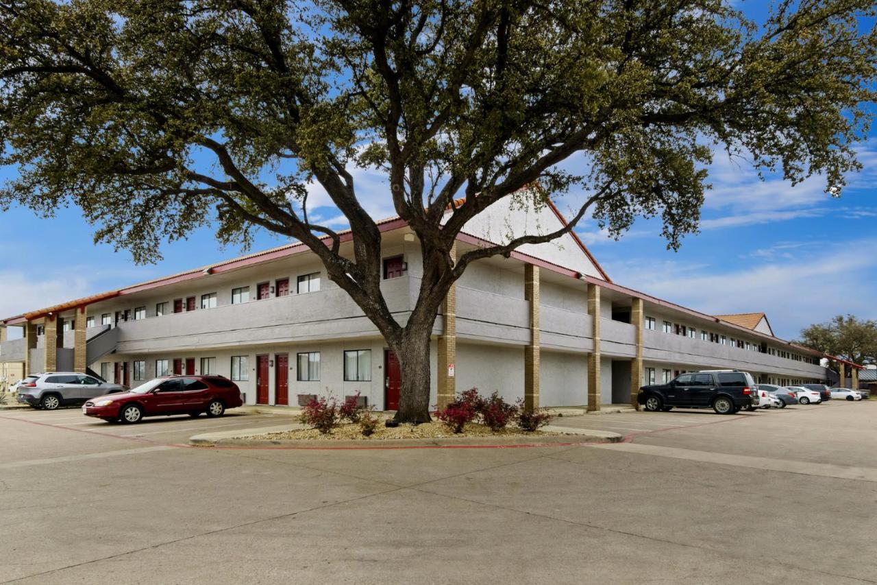 Irving Inn & Suites At Dfw Airport Exterior photo