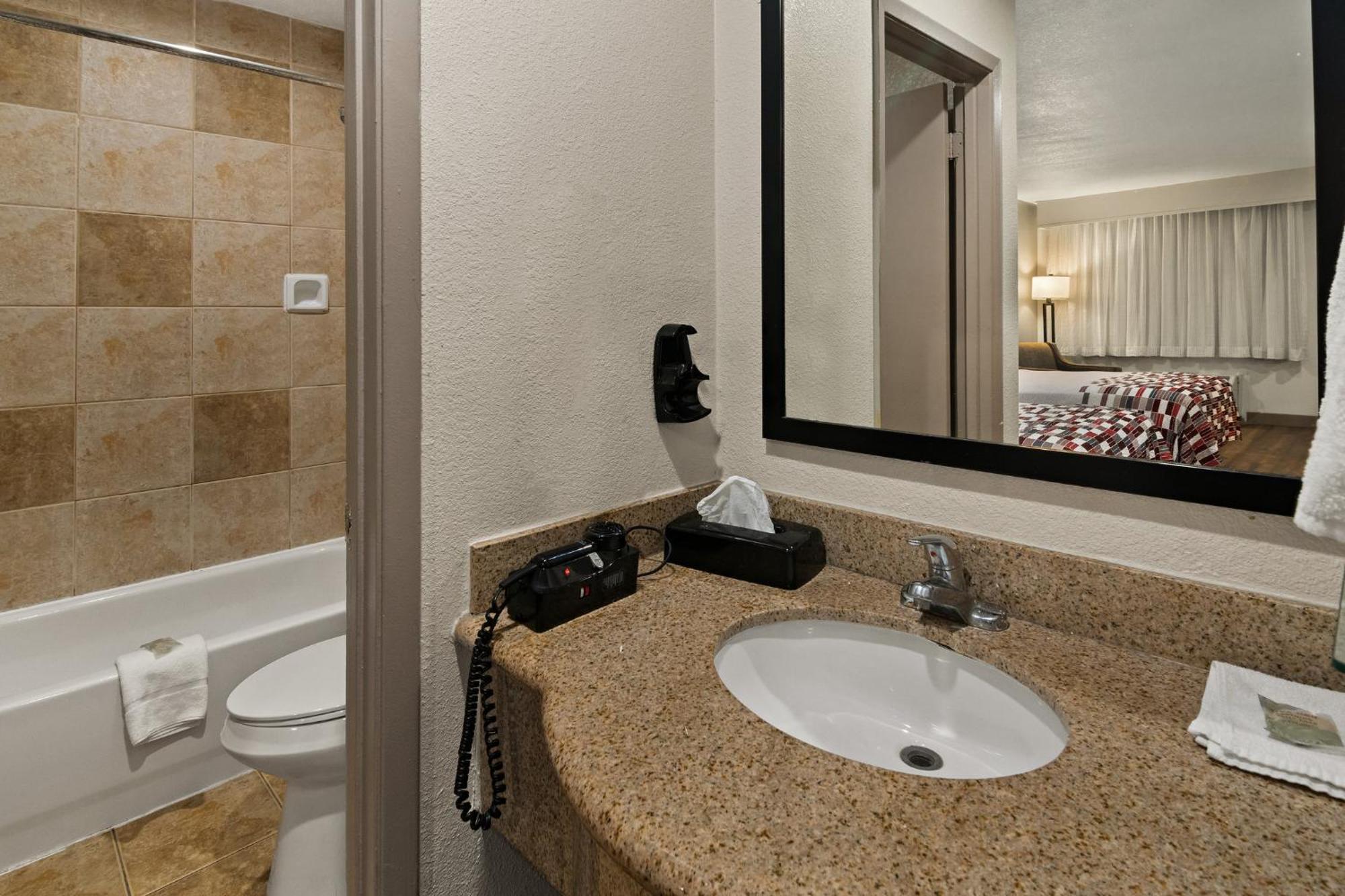 Irving Inn & Suites At Dfw Airport Exterior photo