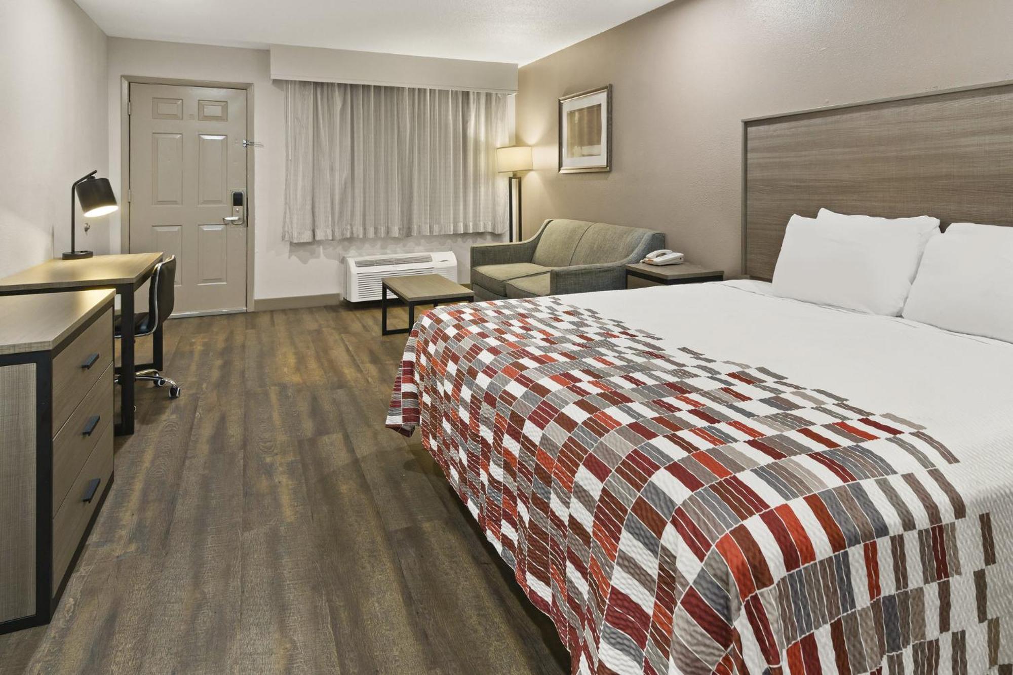 Irving Inn & Suites At Dfw Airport Exterior photo